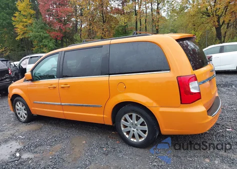 2015 Chrysler Town & Country Touring z USA, uszkodzony, nr VIN 2C4RC1BG7FR626903